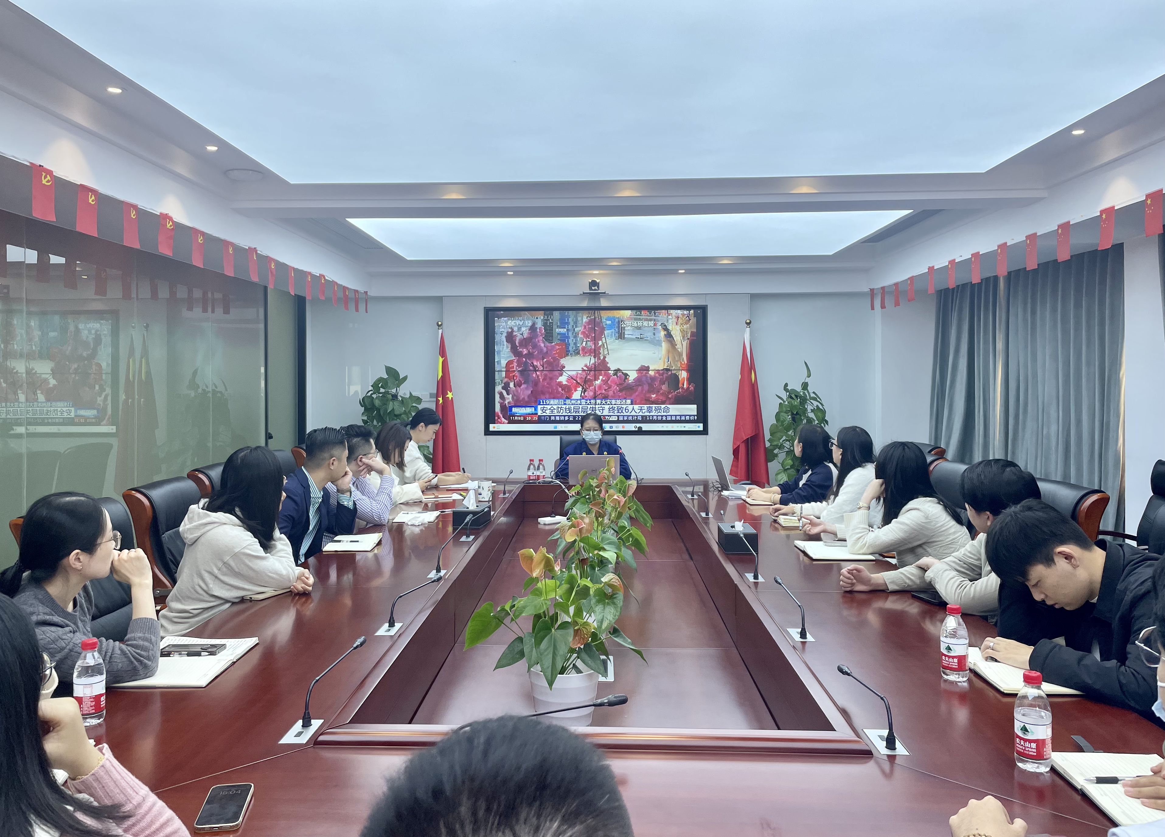 融資租賃公司組織開展消防安全知識培訓和合規(guī)經營專題學法培訓